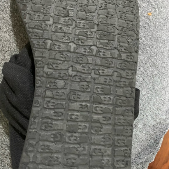 Sandals - Picture 1 of 4
